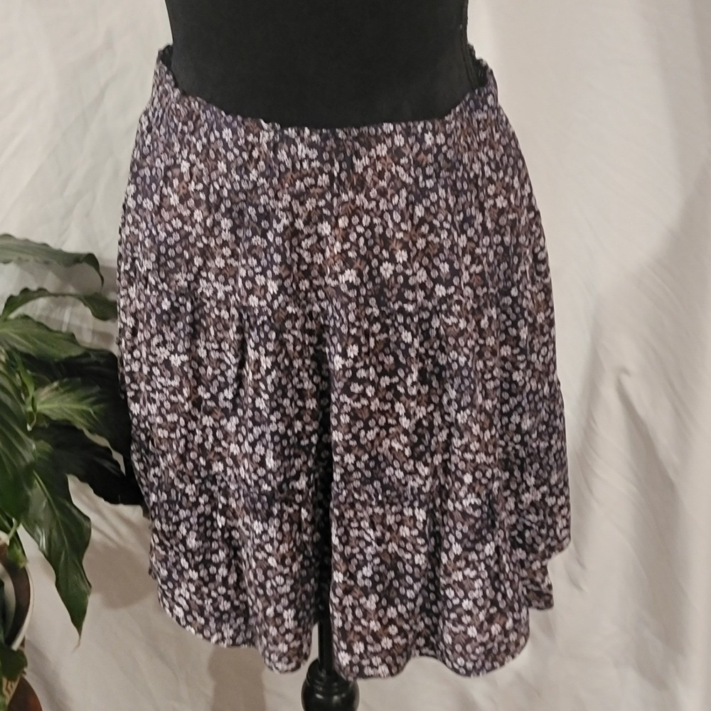 LOFT Navy Blue Floral Tiered Mini Skirt Elastic Waist Ditsy Print‎ Womens Medium